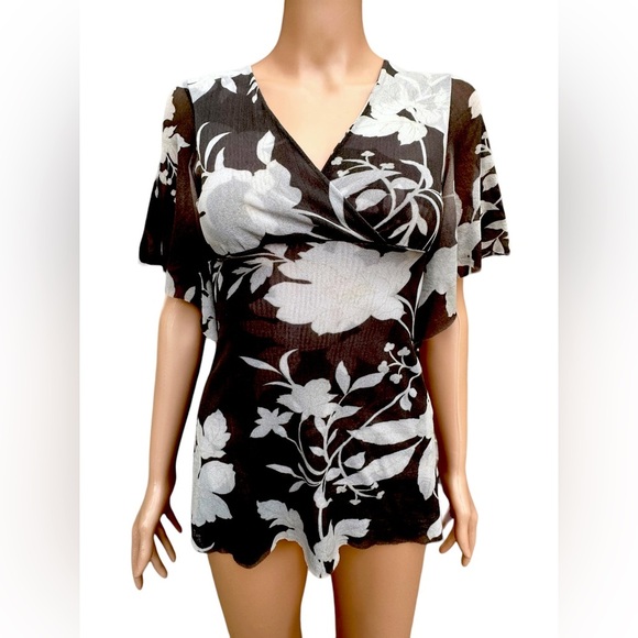White House Black Market Double Layer Flutter Sleeve Top XS - Picture 1 of 6
